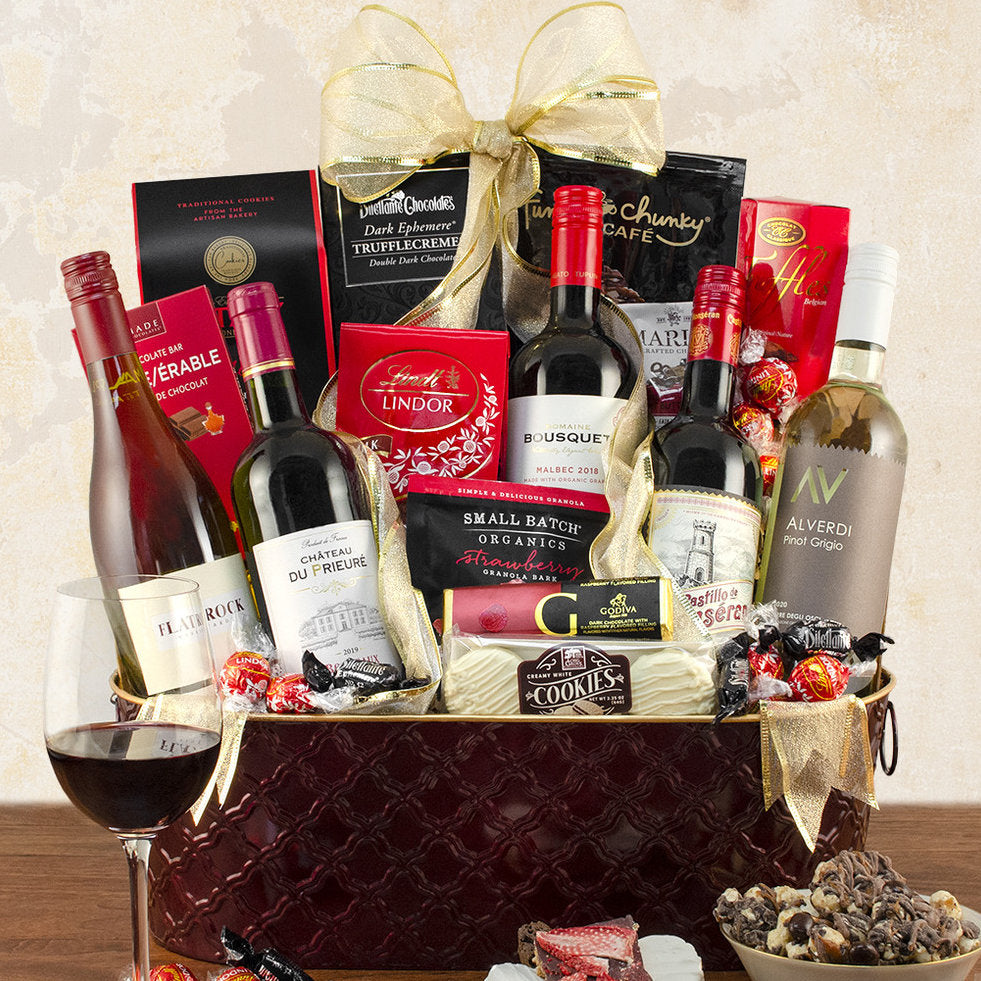 Wine Connoisseur's Collection: Gourmet Wine Basket
