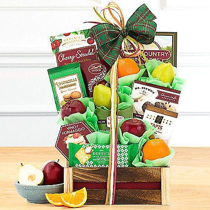 Fruit & More: Gourmet Gift Basket