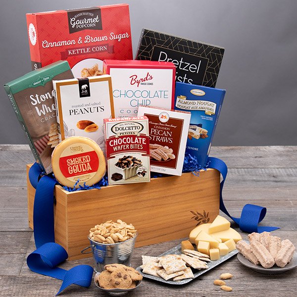 Classic Snack Attack: Gourmet Snack Gift Basket